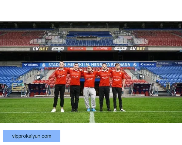 教练更迭动态：国内外足球俱乐部换帅趋势分析与表现评估